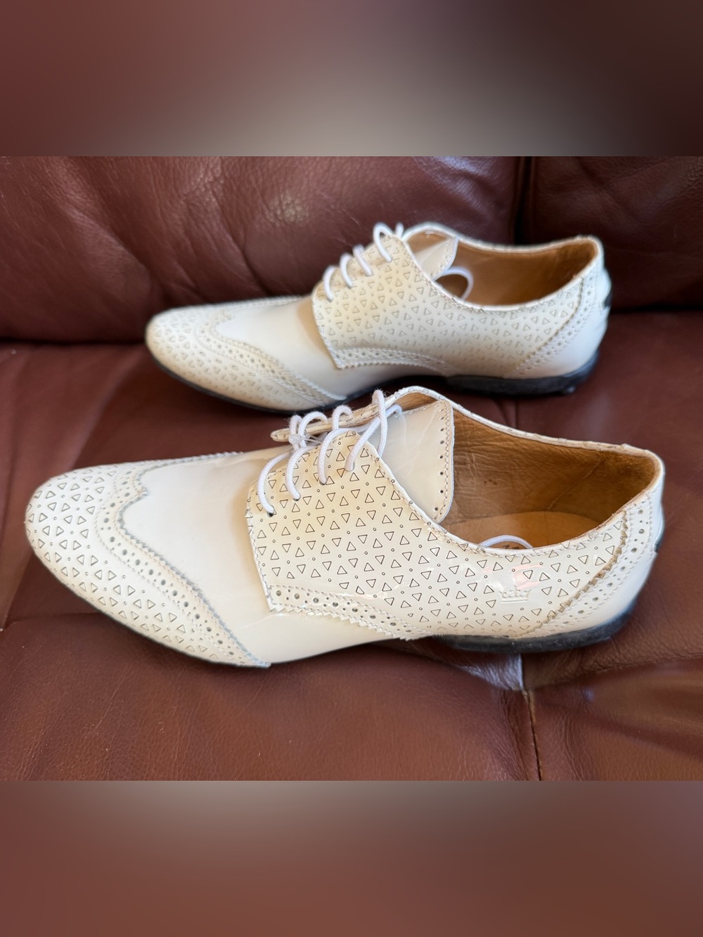 Peter Millar Womens Wingtip Golf Shoes Patent Leather Laser Cut Ivory Size 8.5